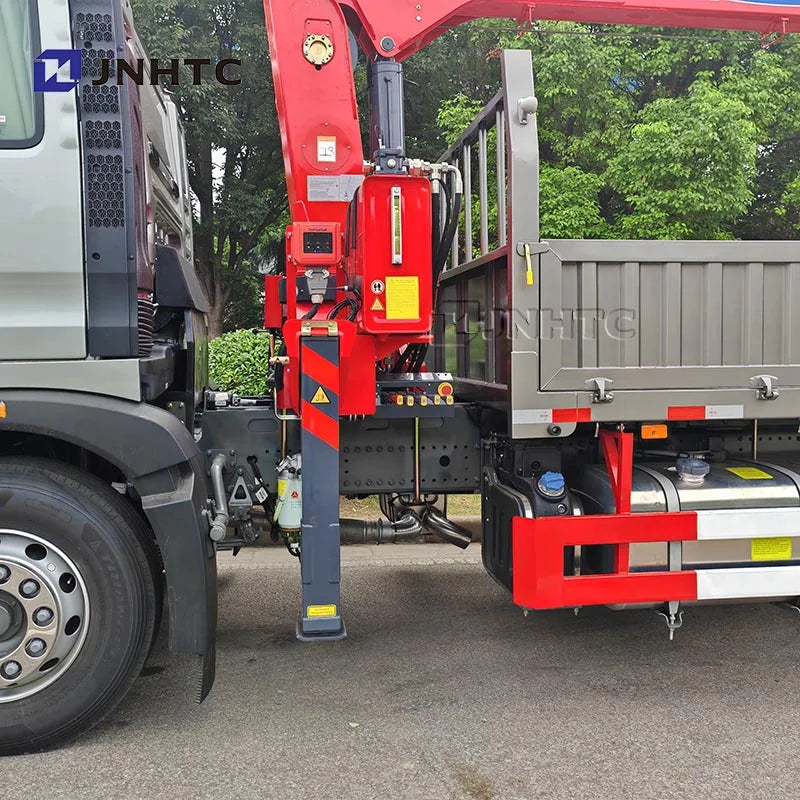 New HOWO Crane Truck 4X2 10T Flatbed Dropside Cargo Crane Truck With Straight Arm Boom Crane