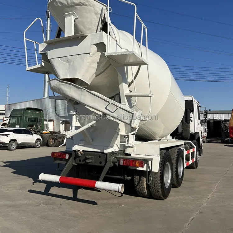 Hot Selling Self Loading Cement 6*4 China Sinotruck Howo Used Volumetric Concrete Mixer Truck for Sale