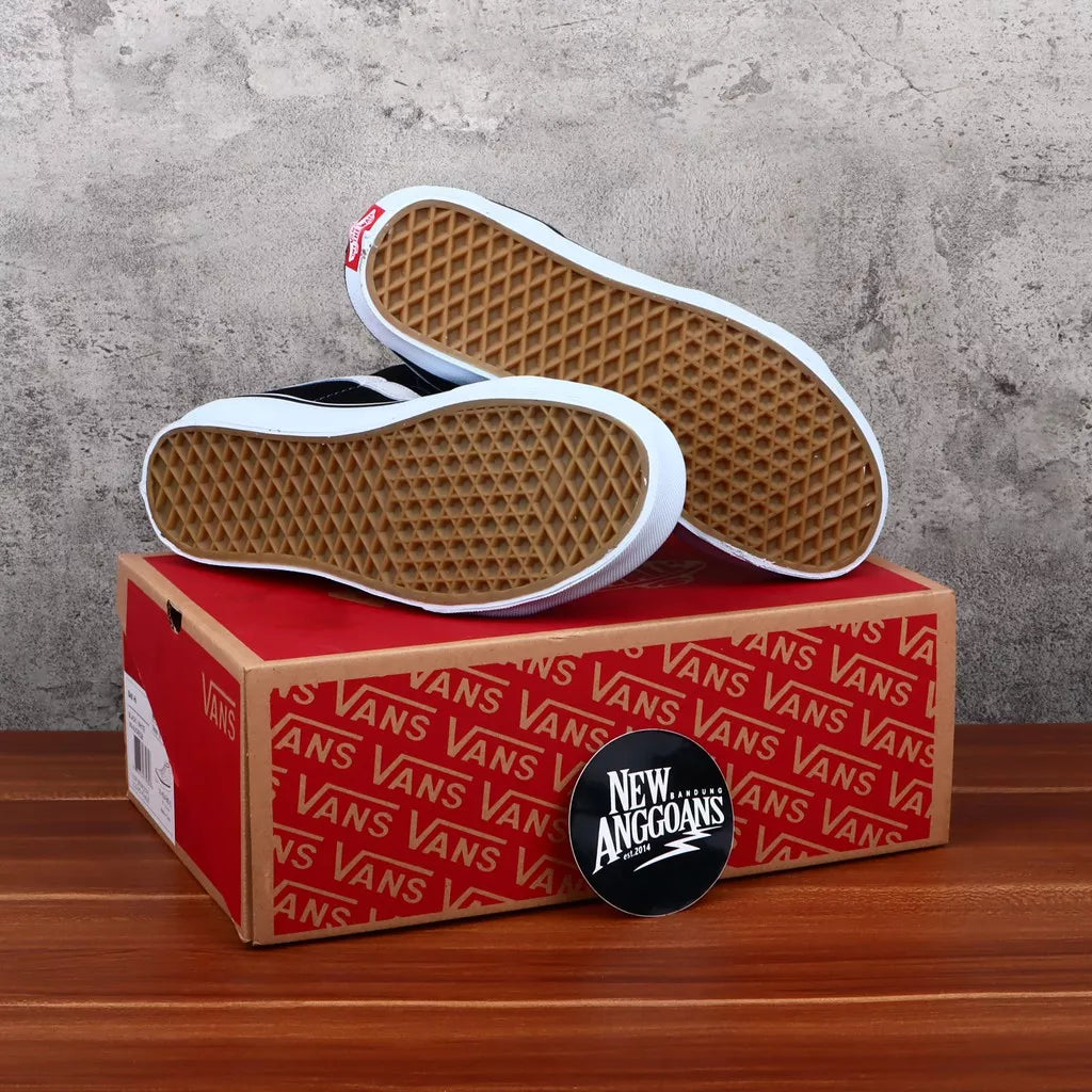 Sepatu Vans SK8 High Classic Black White