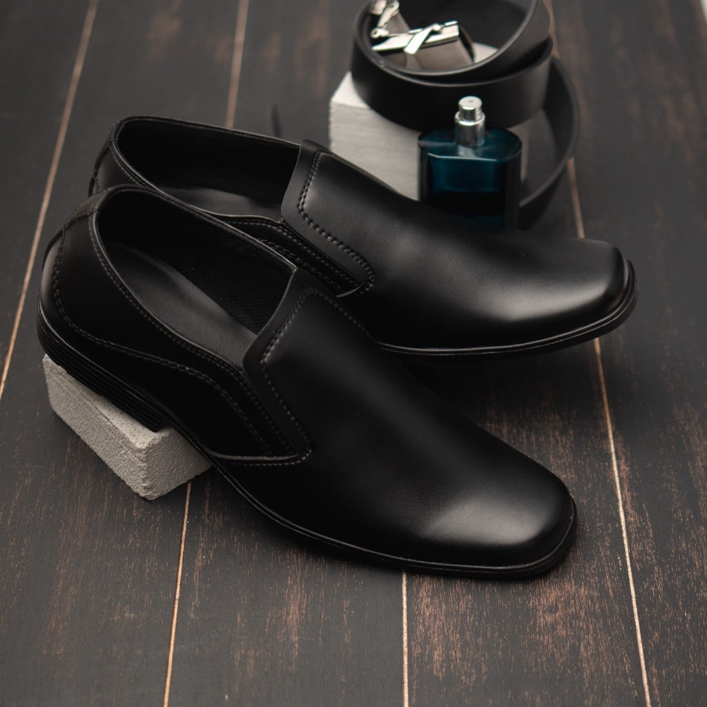 Sepatu Formal Pria Milan 77