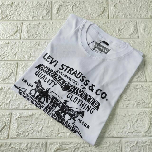 Levi's T-shirt