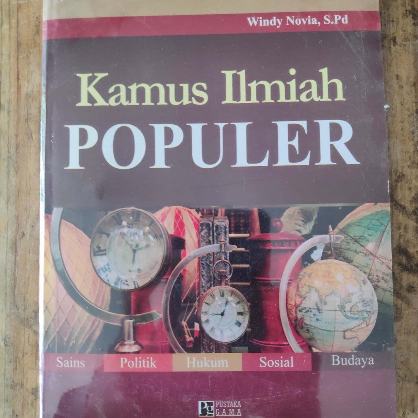 Spesial Buku Kamus Ilmia Populer Windy Novia