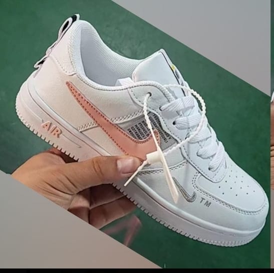 Nike Air Force 1 Utility Lv8 Wanita