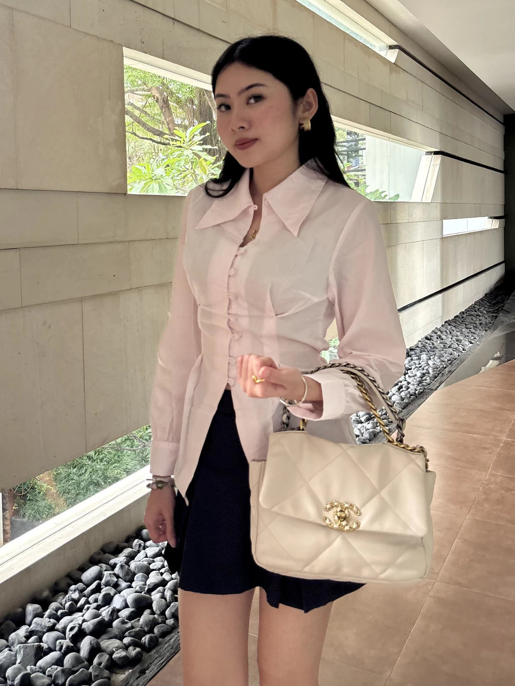 Celeste Wispie Fitted Long Sleeve Shirt Kemeja Wispie Atasan Wanita Slim fit Office Look Lengan Panjang V Neck