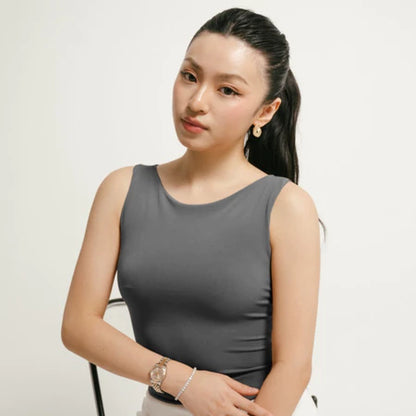 NZINGA Eunjung | Top Wanita – Twist Back Polos Slim Fit | Ukuran S - XXL