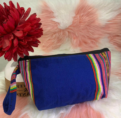 Tas Pouch dengan motif Tais Tradisional