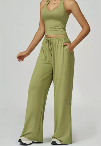 SET - TANKTOP (Ada Cup Bra) / LEGGING CULOTTE – Setelan Yoga Pilates Olahraga Wanita