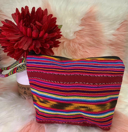 Tas Pouch dengan motif Tais Tradisional