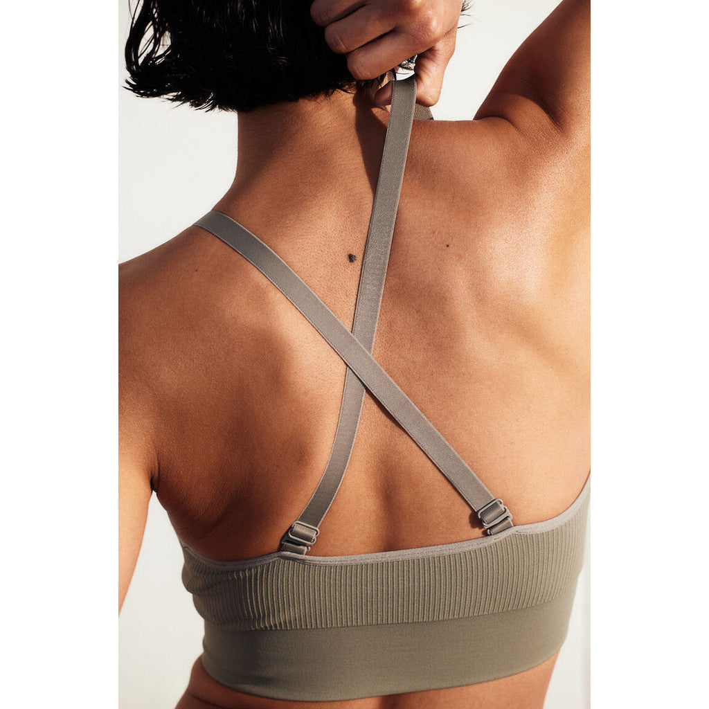 H&M Wanita DryMove Medium Support Sports bra