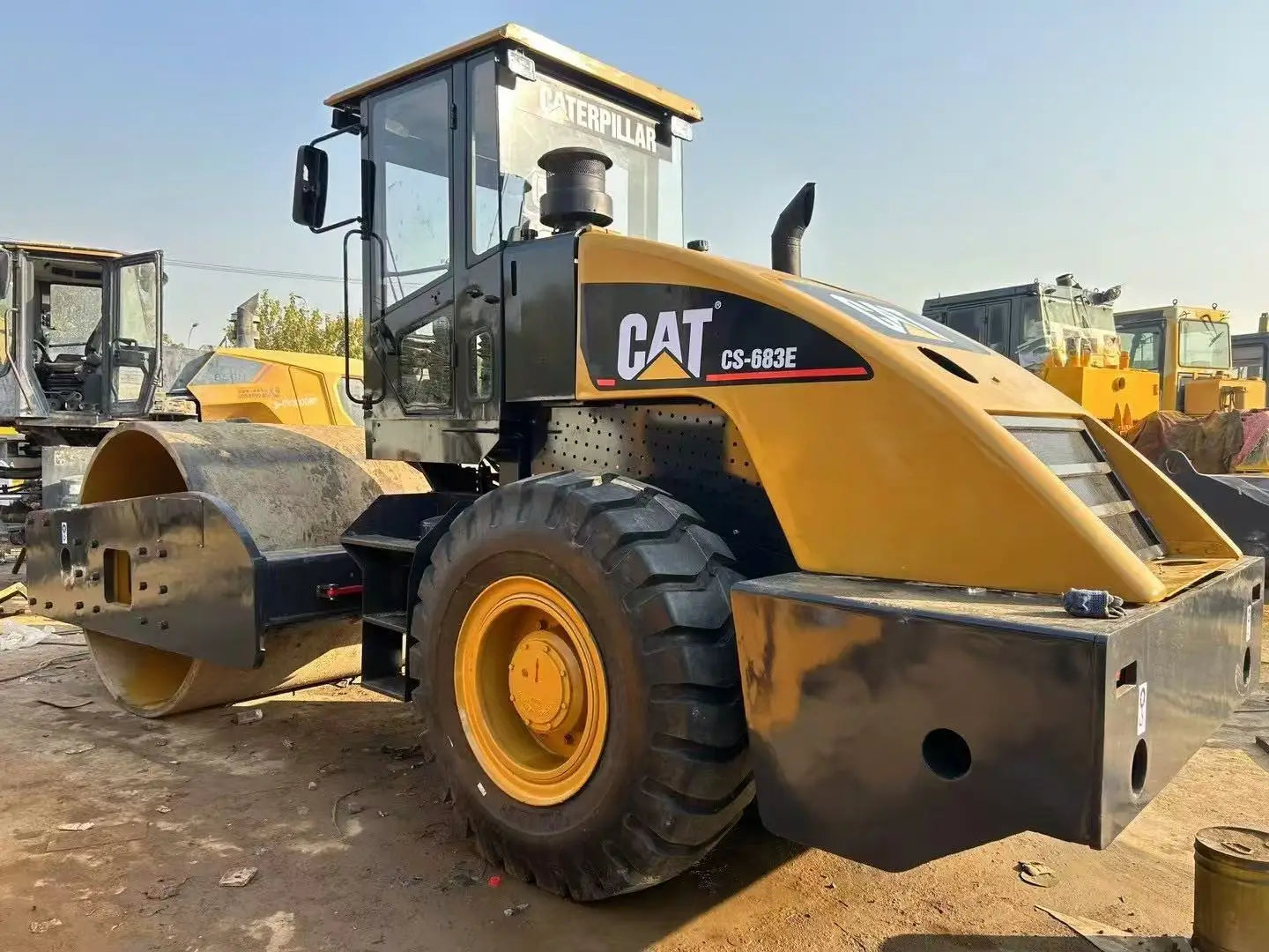Used CAT Caterpillar CS-683E 683E 20 Ton Heavy Single Steel Road Roller Machinery With Cheap Price