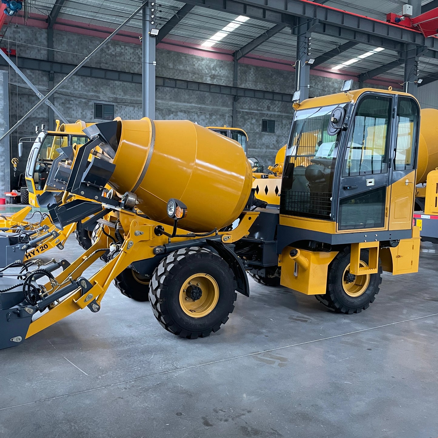 1.2cbm Self Loading Concrete Mixer With Electronic Scales for Sale in Cameroon