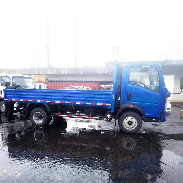 Sinotruk New Howo 5 Tons 10 Tons 4x2 Sinotruck Light Cargo Truck for Sale
