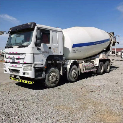 Howo Cement Concrete Mixing Mixer Truck Sinotruk HOWO 8X4 371HP 14cbm Concrete Mixer Truck
