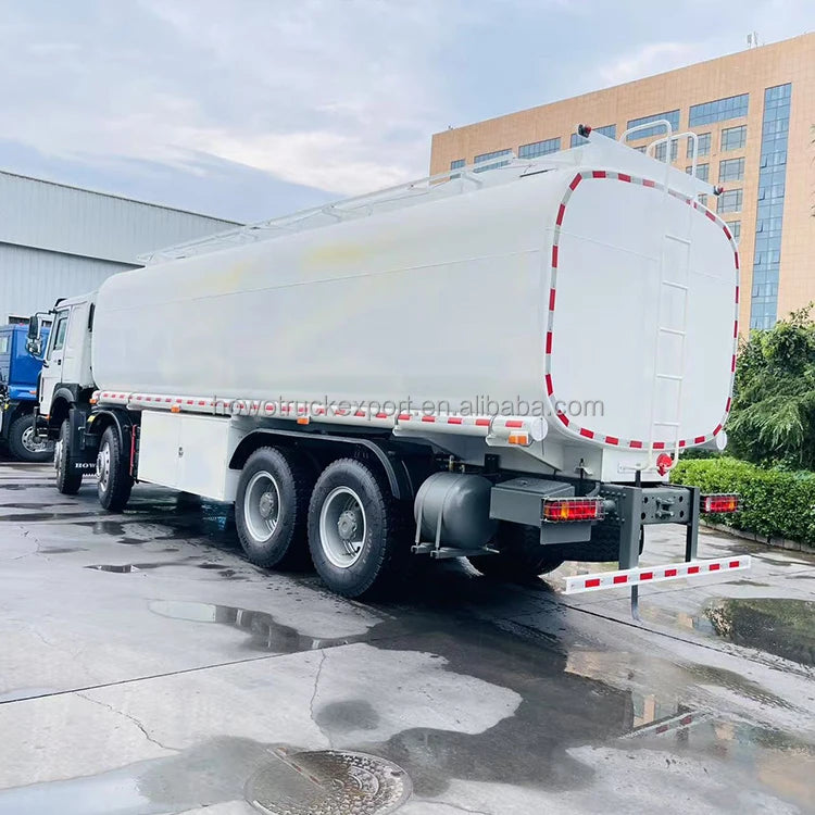 New 8X4 Sinotruck HOWO 15000 Liters Diesel Mobile Fuel Truck Tanker Truck 40cbm Refueling Fuel Tank Manual