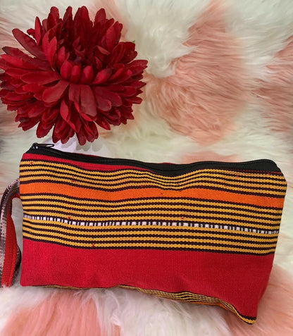 Tas Pouch dengan motif Tais Tradisional