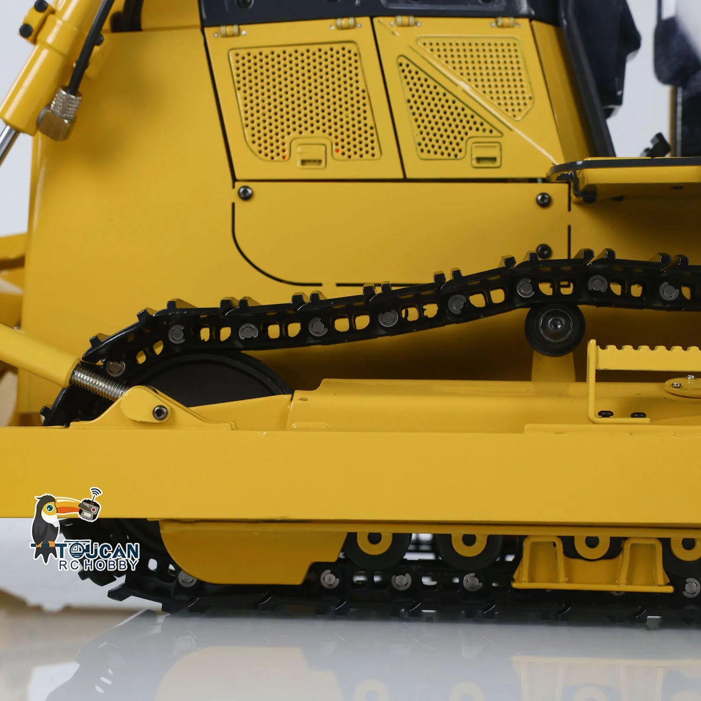 1/12 D65EX RC Metal Hydraulic Bulldozer Radio Controlled Heavy Machine Model Construction Car I6S Light Sound Finished Vehicle