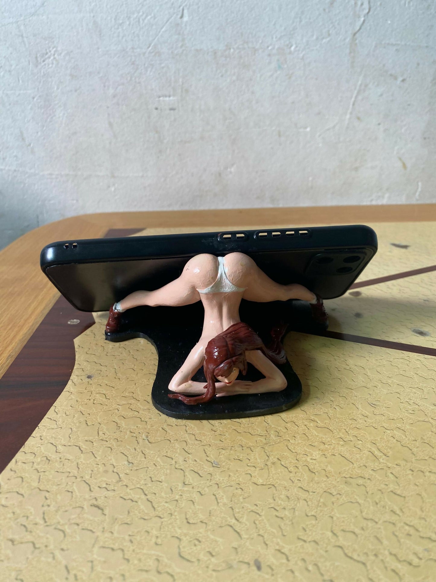 Phone holder (Tifa Lockharth) figure scala 1:6, resin